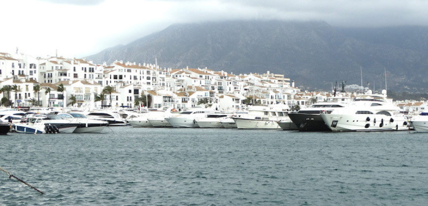 GCROR2386034 – Comercial en Tienda-Málaga