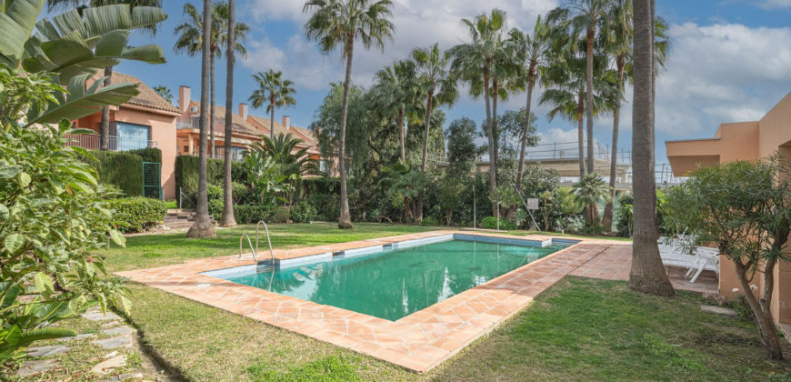 Unifamiliar Adosada en Nueva Andalucía – Málaga – GCROR4228213